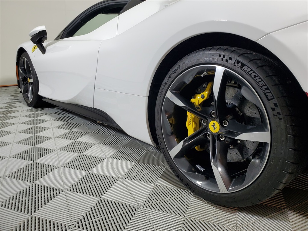 Certified Used 2021 White Ferrari Base image 11