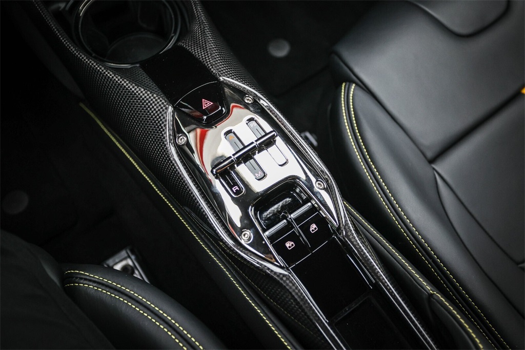 Certified Used 2021 Grigio Titanio Ferrari Base image 27
