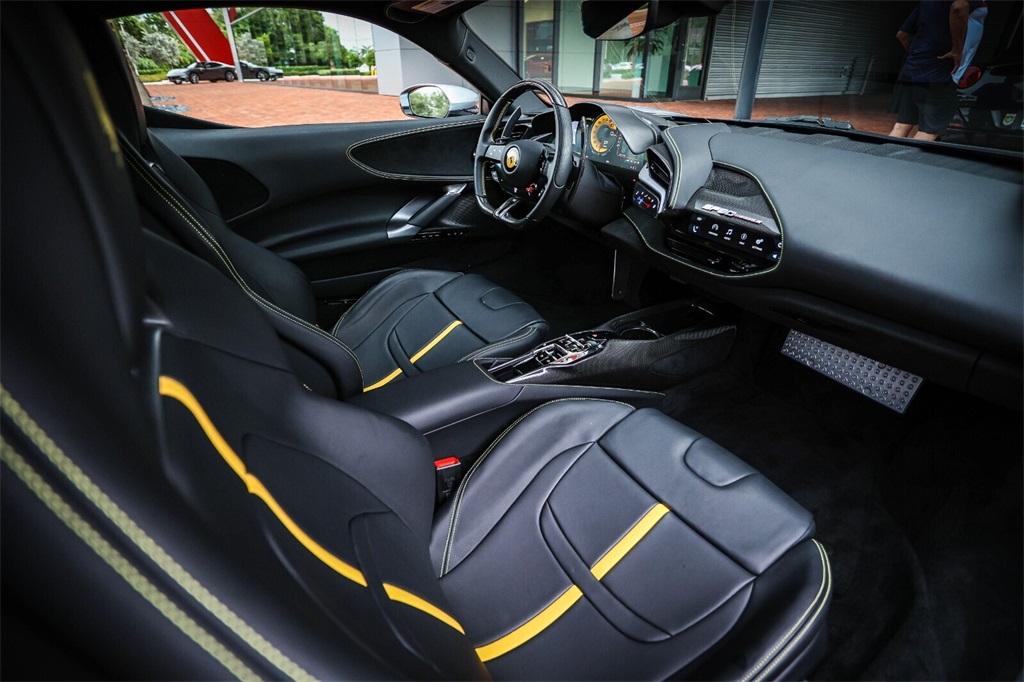 Certified Used 2021 Grigio Titanio Ferrari Base image 36