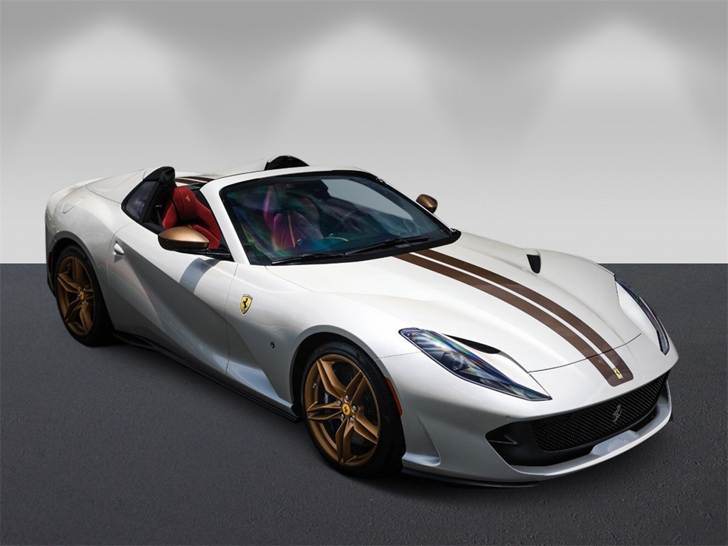 Certified Used 2022 White Ferrari Base image 9