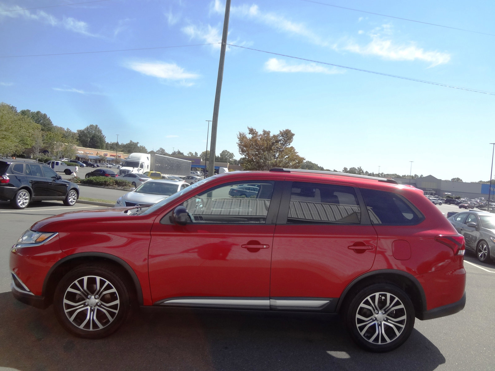 PreOwned 2017 Mitsubishi Outlander ES Sport Utility in Boone 11N2427B