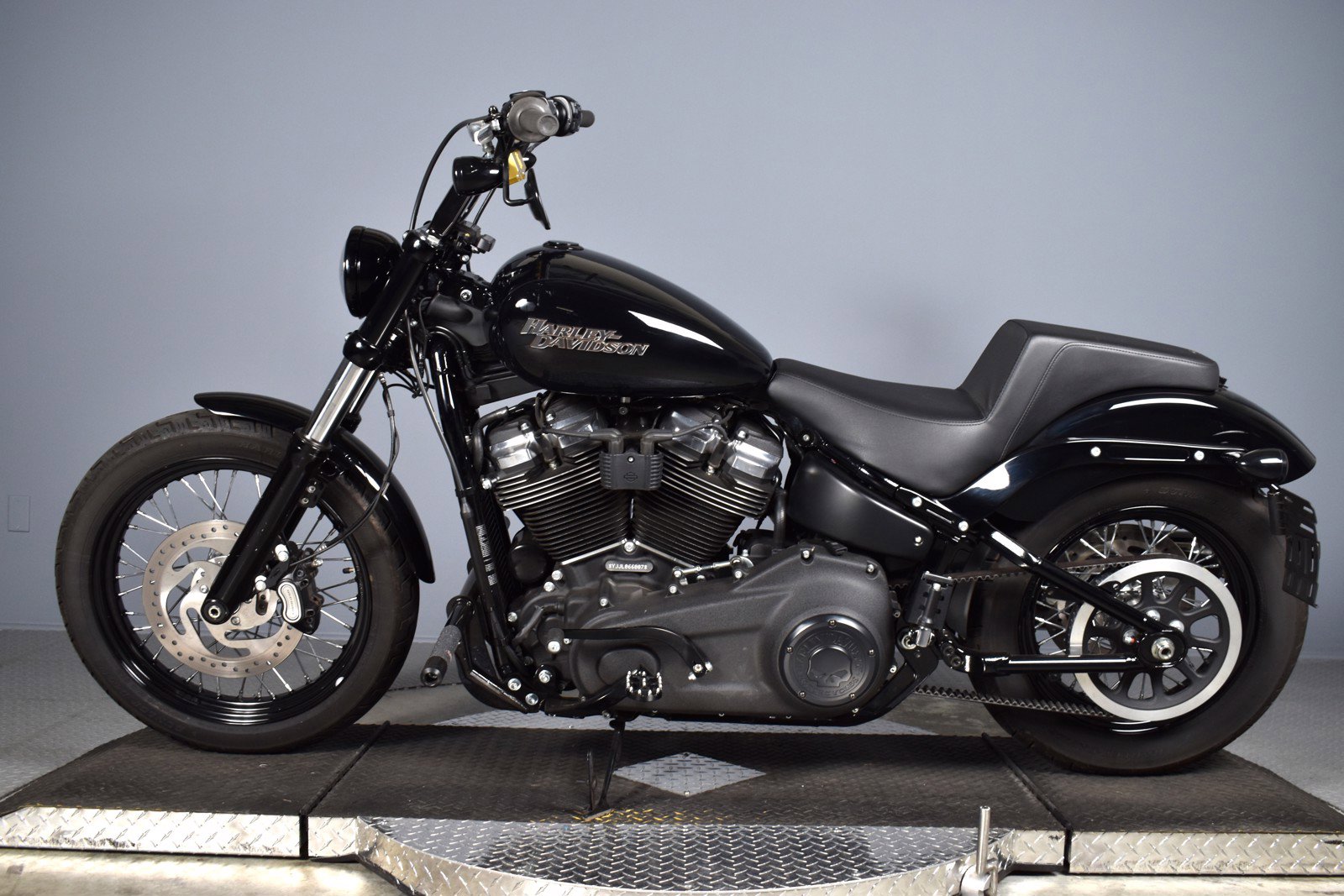 PreOwned 2020 HarleyDavidson Softail Street Bob FXBB Softail in Gladstone U0660071 Volcano