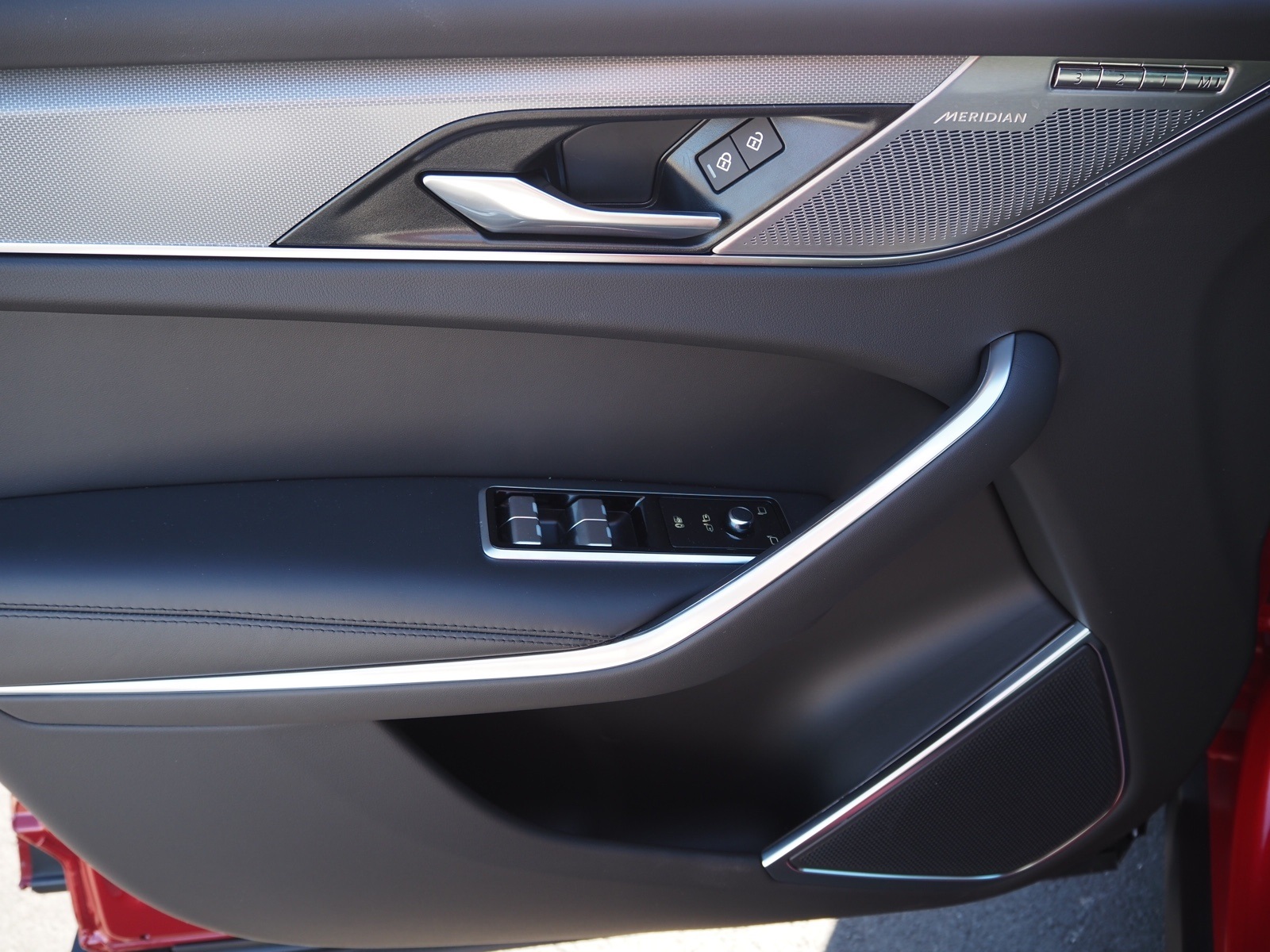 New 2023 Firenze Red Jaguar SVR image 23