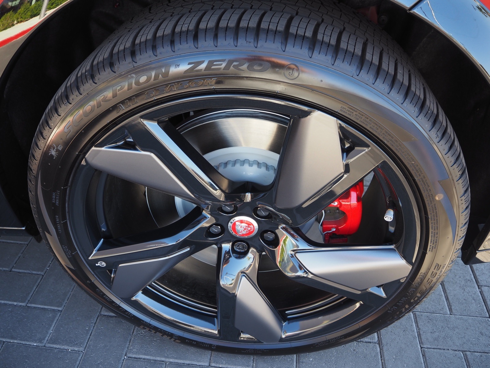 New 2023 Firenze Red Jaguar SVR image 10