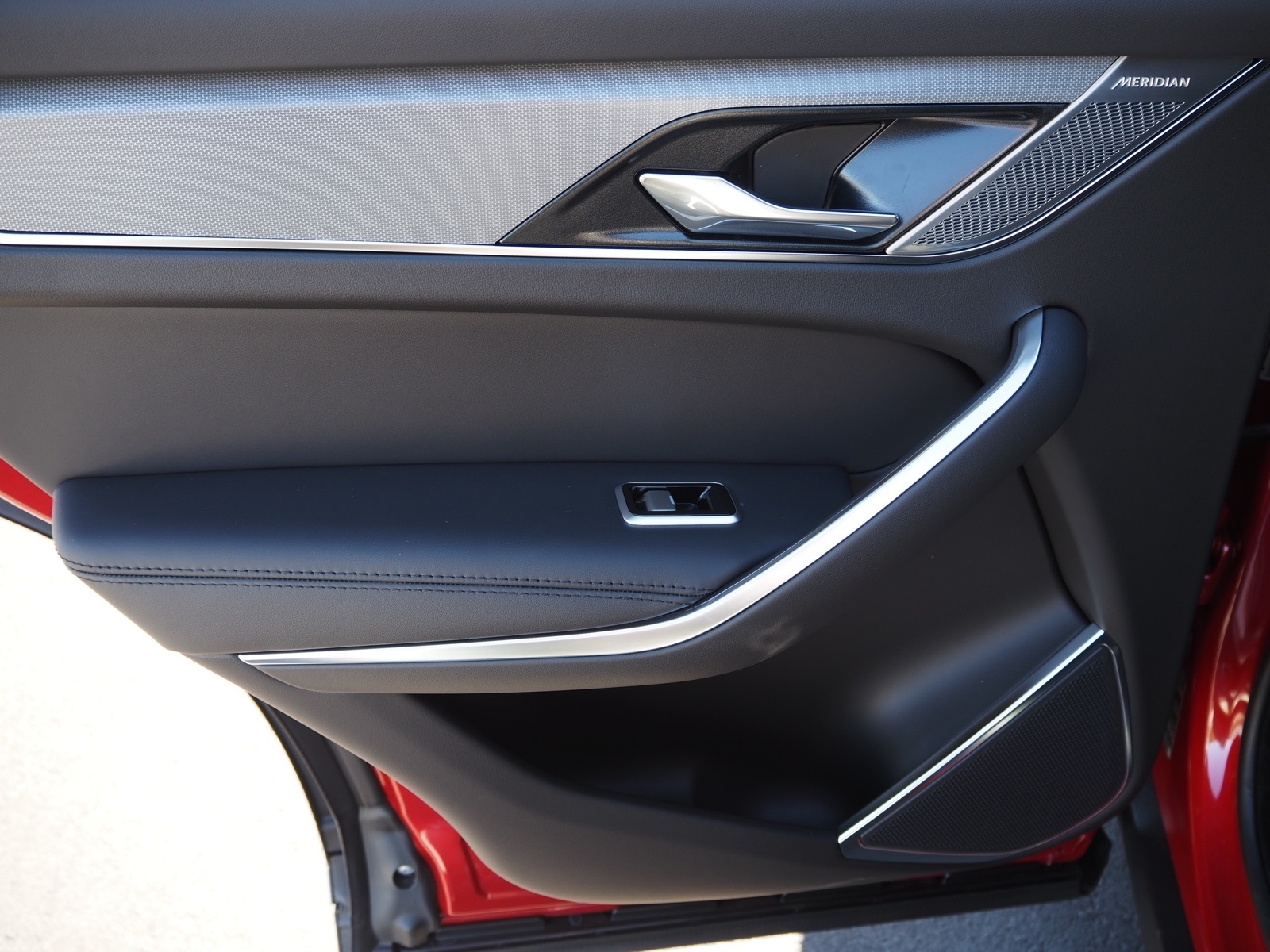 New 2023 Firenze Red Jaguar SVR image 22