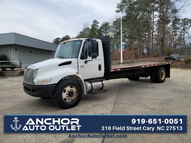 Pre-Owned 2005 International Flatbed 4300 DT 466