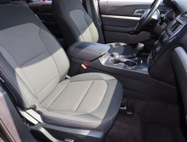 Used 2018 Magnetic Metallic Ford XLT image 12