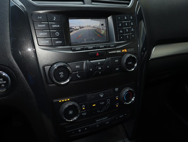 Used 2018 Magnetic Metallic Ford XLT image 6