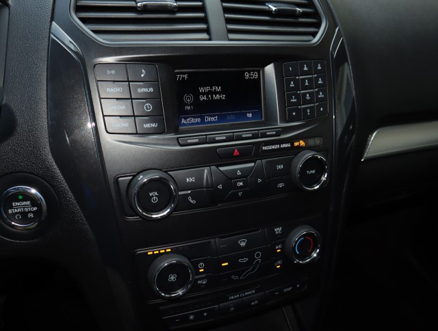 Used 2018 Magnetic Metallic Ford XLT image 8