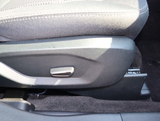 Used 2018 Magnetic Metallic Ford XLT image 14