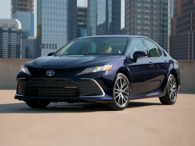 Pre-Owned 2021 Toyota Camry SE