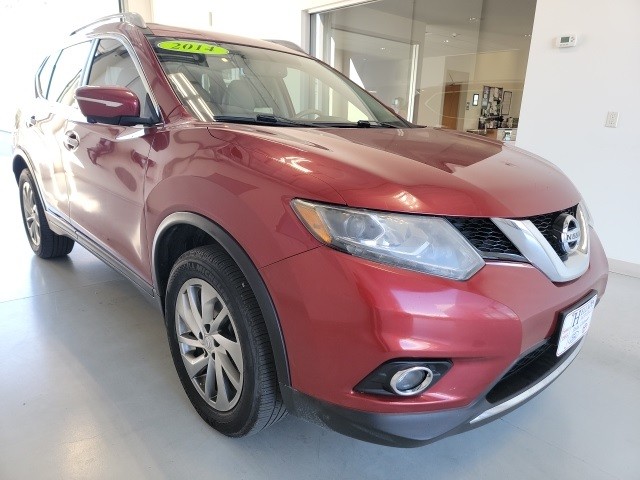 Pre-Owned 2014 Nissan Rogue SL