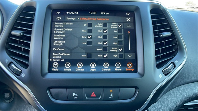Used 2021 White Jeep Latitude Lux image 27