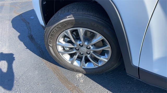 Used 2021 White Jeep Latitude Lux image 51