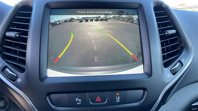 Used 2021 White Jeep Latitude Lux image 30
