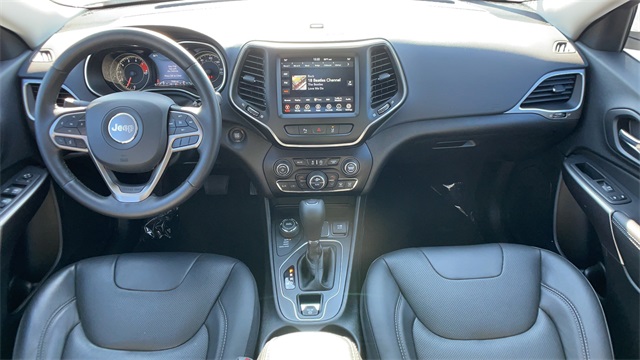 Used 2021 White Jeep Latitude Lux image 6