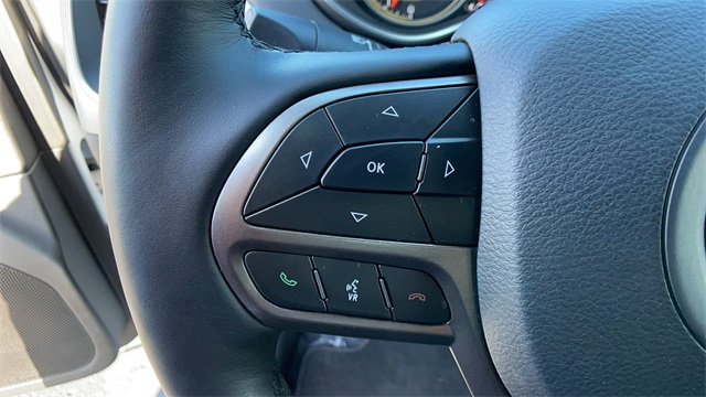 Used 2021 White Jeep Latitude Lux image 15