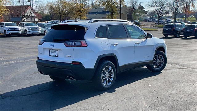 Used 2021 White Jeep Latitude Lux image 3