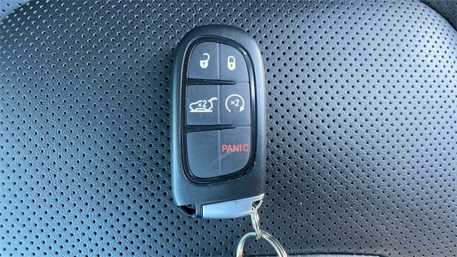 Used 2021 White Jeep Latitude Lux image 55