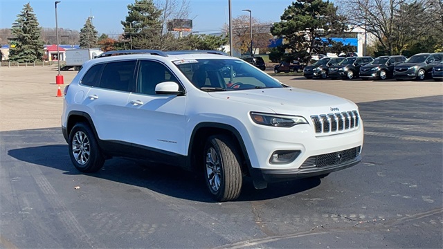 Used 2021 White Jeep Latitude Lux image 2