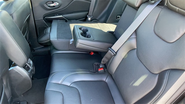 Used 2021 White Jeep Latitude Lux image 43