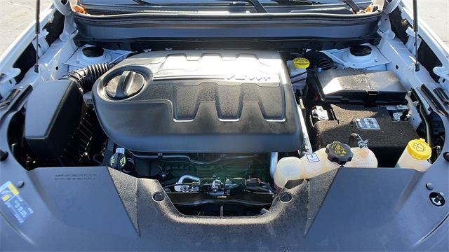 Used 2021 White Jeep Latitude Lux image 53