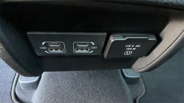 Used 2021 White Jeep Latitude Lux image 42