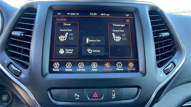 Used 2021 White Jeep Latitude Lux image 26