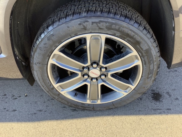 Used 2018 Silver GMC Denali image 5