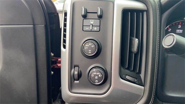 Used 2015 Red GMC SLE image 12