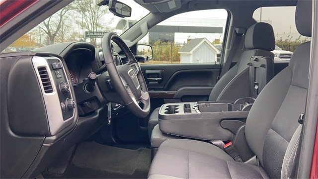 Used 2015 Red GMC SLE image 9