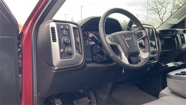 Used 2015 Red GMC SLE image 11
