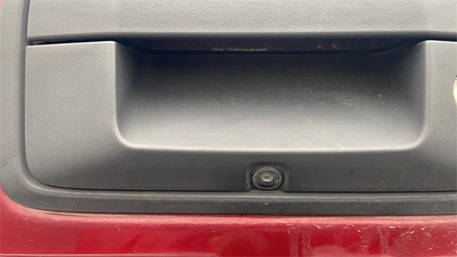 Used 2015 Red GMC SLE image 28