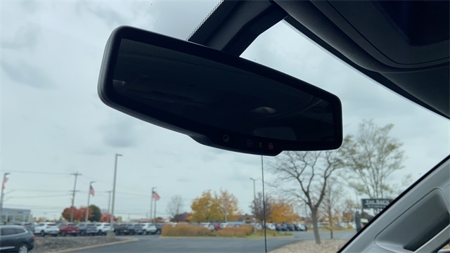 Used 2015 Red GMC SLE image 25