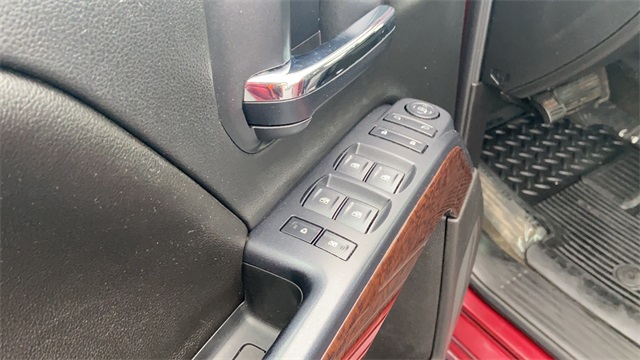 Used 2015 Red GMC SLE image 8