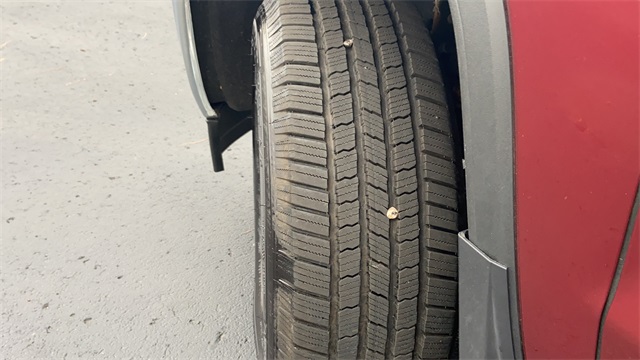 Used 2015 Red GMC SLE image 5