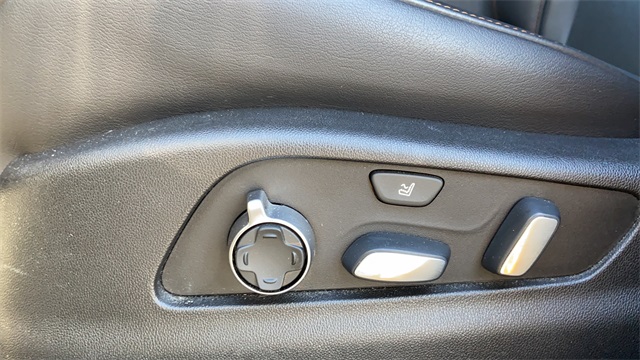 Used 2019 Black Cadillac Sport image 12