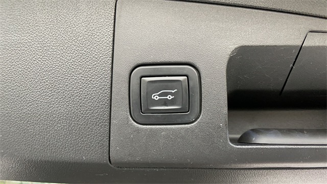 Used 2019 Gray Cadillac Luxury image 47