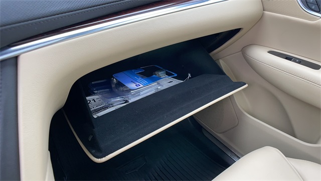 Used 2019 Gray Cadillac Luxury image 38