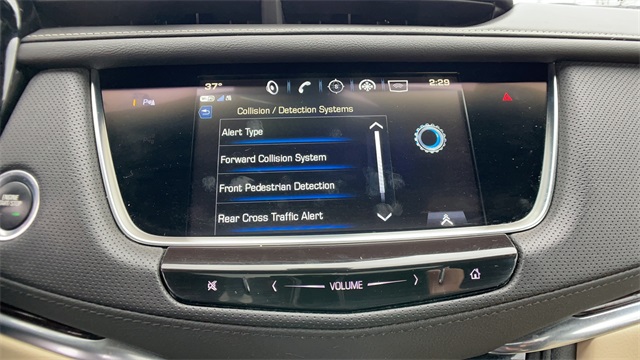 Used 2019 Gray Cadillac Luxury image 28