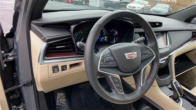 Used 2019 Gray Cadillac Luxury image 14