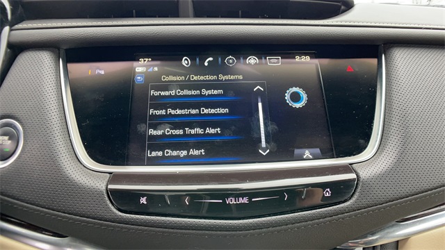 Used 2019 Gray Cadillac Luxury image 29