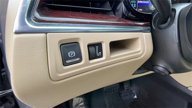 Used 2019 Gray Cadillac Luxury image 15