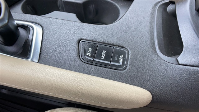Used 2019 Gray Cadillac Luxury image 35