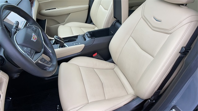 Used 2019 Gray Cadillac Luxury image 41
