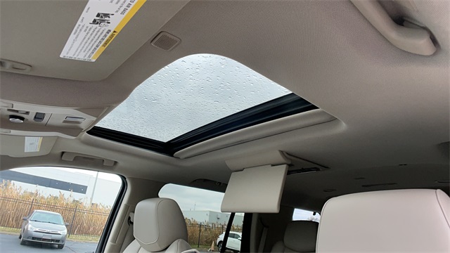 Used 2018 White Cadillac Luxury image 38