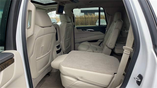 Used 2018 White Cadillac Luxury image 41