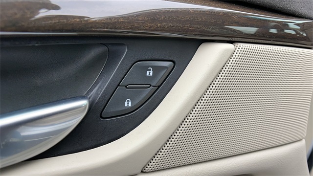 Used 2018 White Cadillac Luxury image 11