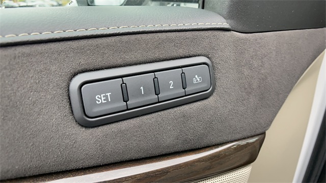 Used 2018 White Cadillac Luxury image 10