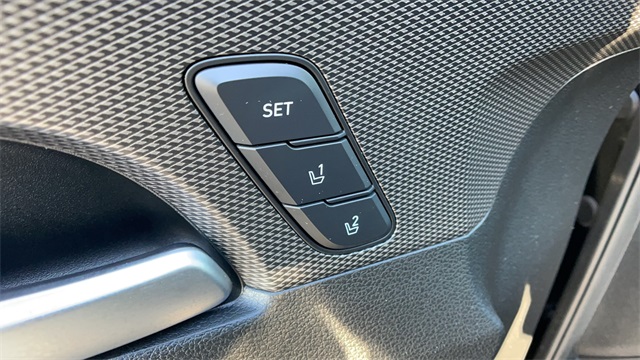 Used 2019 Black Hyundai Ultimate 2.4 image 10
